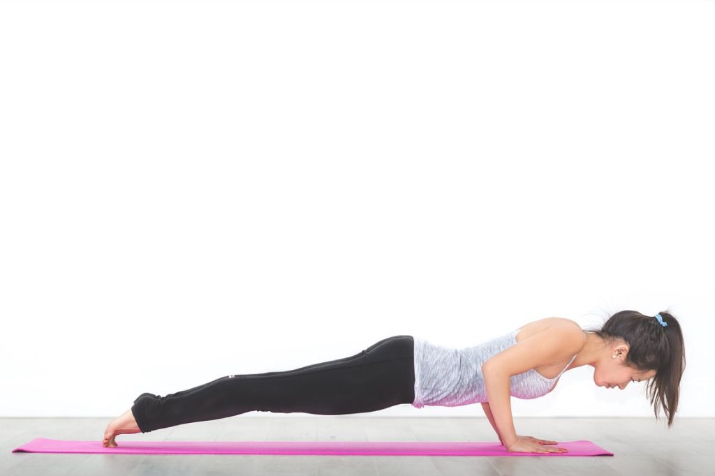 Yoga dynamique ou Pilates pour renforcer la sangle abdominale