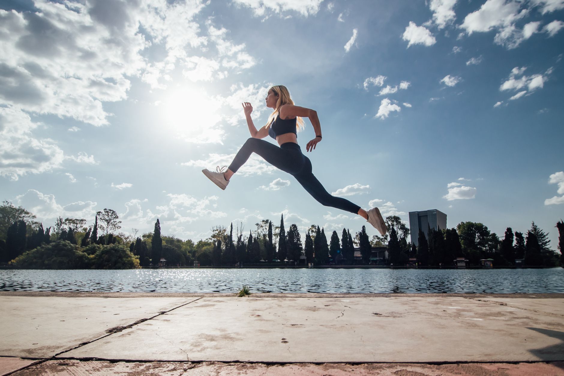 Yoga débutant : postures simples et précautions